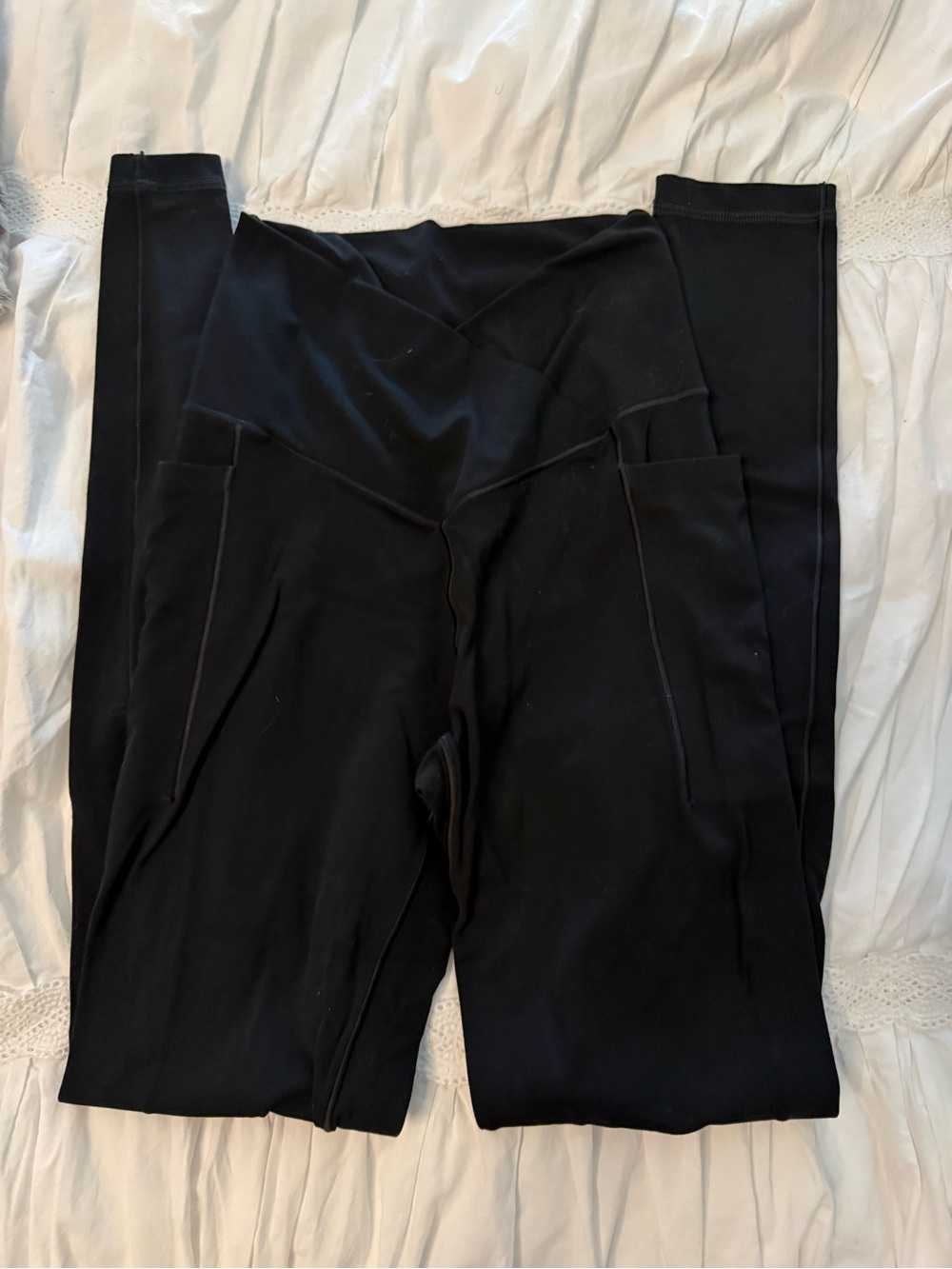 aerie Black High-Waist V-Panel Leggings with Side Pockets